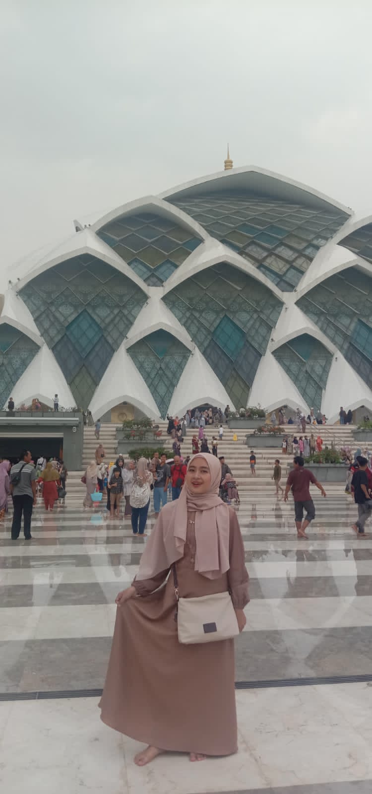 Profile picture for user Olis Holisoh