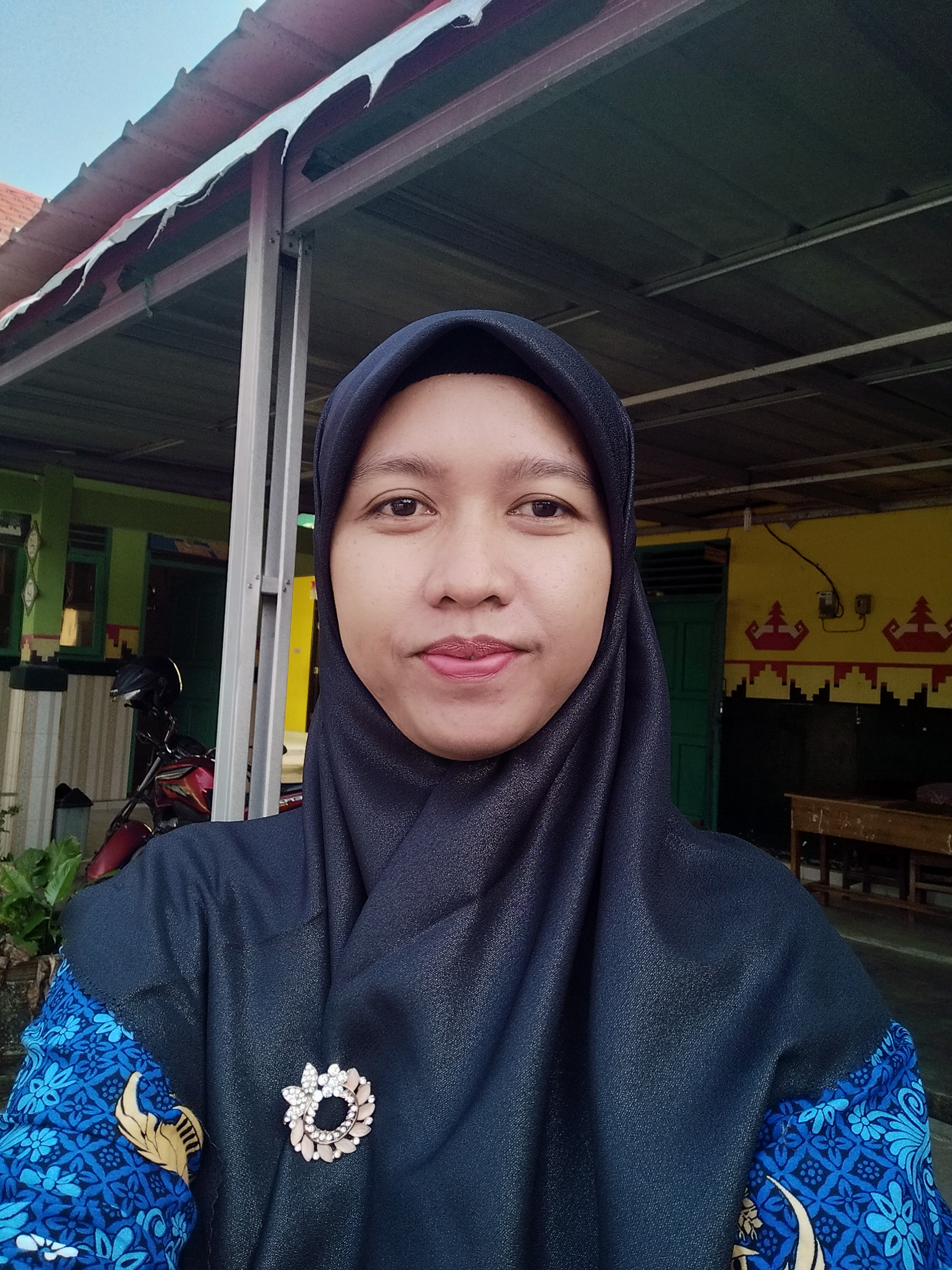 Profile picture for user muniffatul ari
