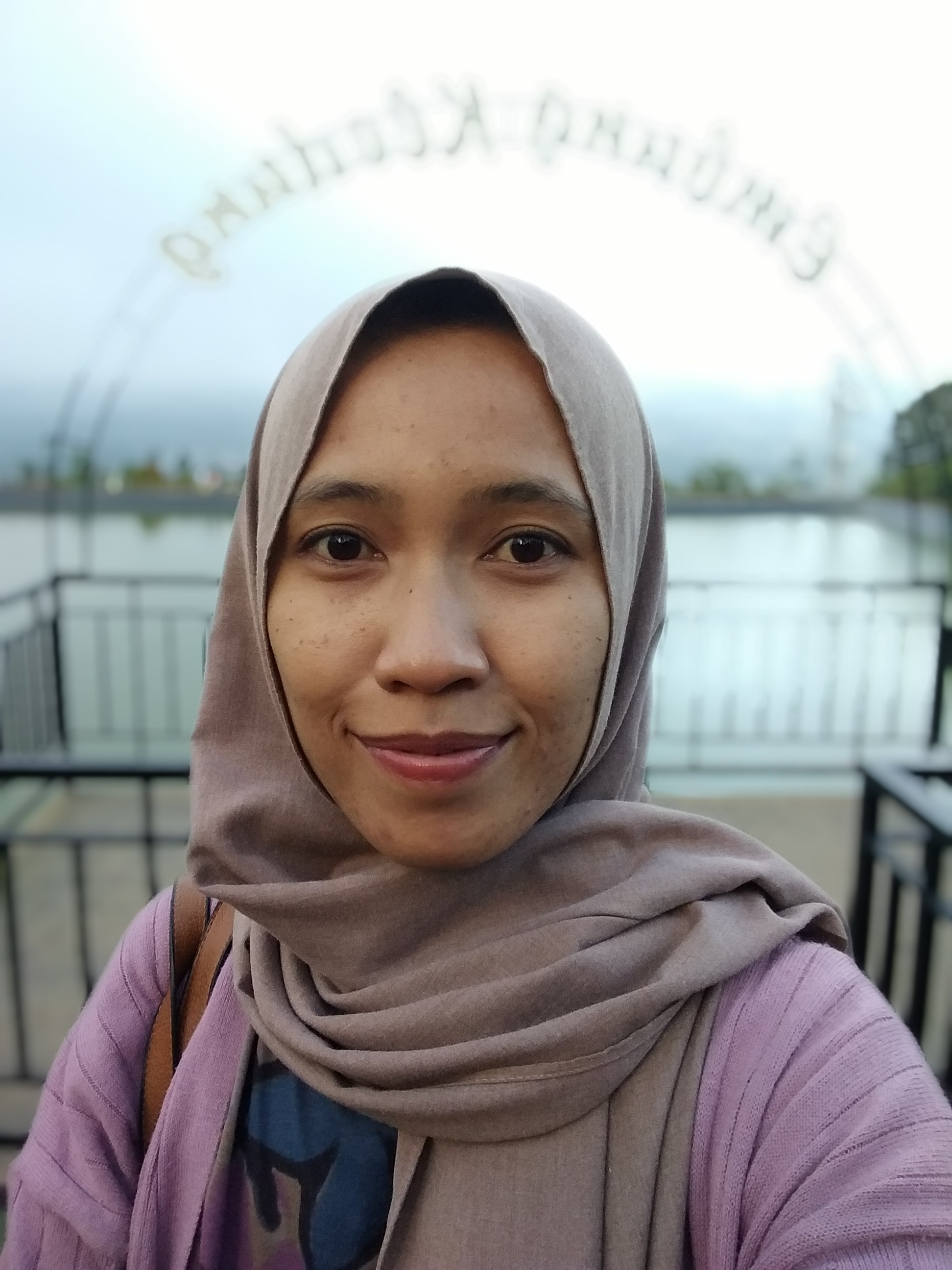 Profile picture for user farhahFM