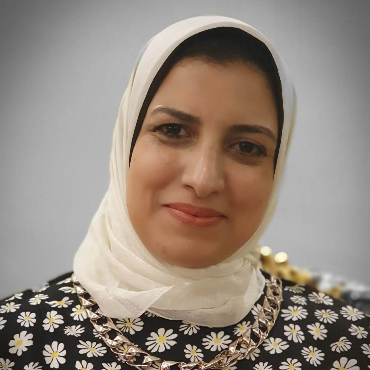 Profile picture for user monazozomozy