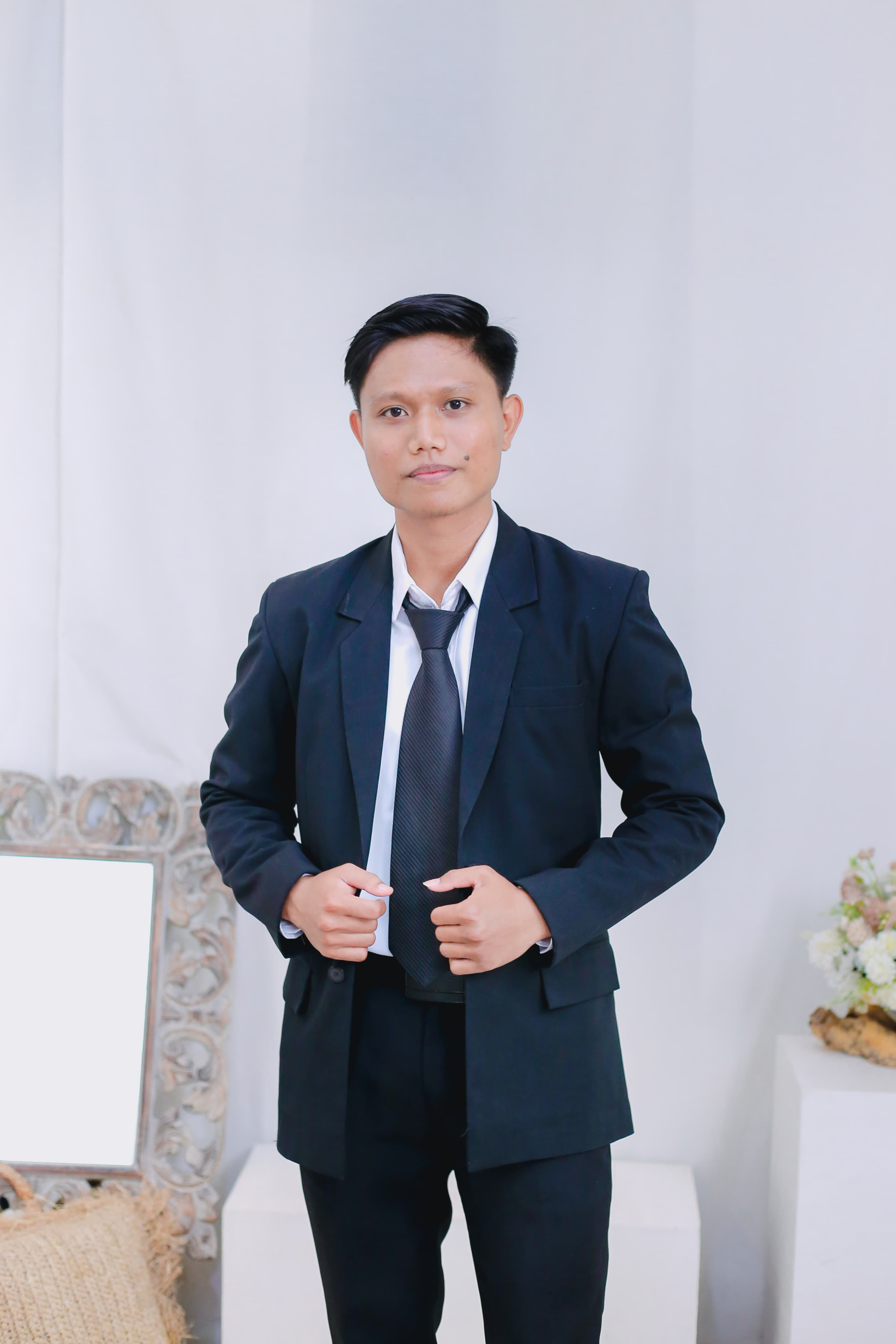 Profile picture for user Tri Pramana