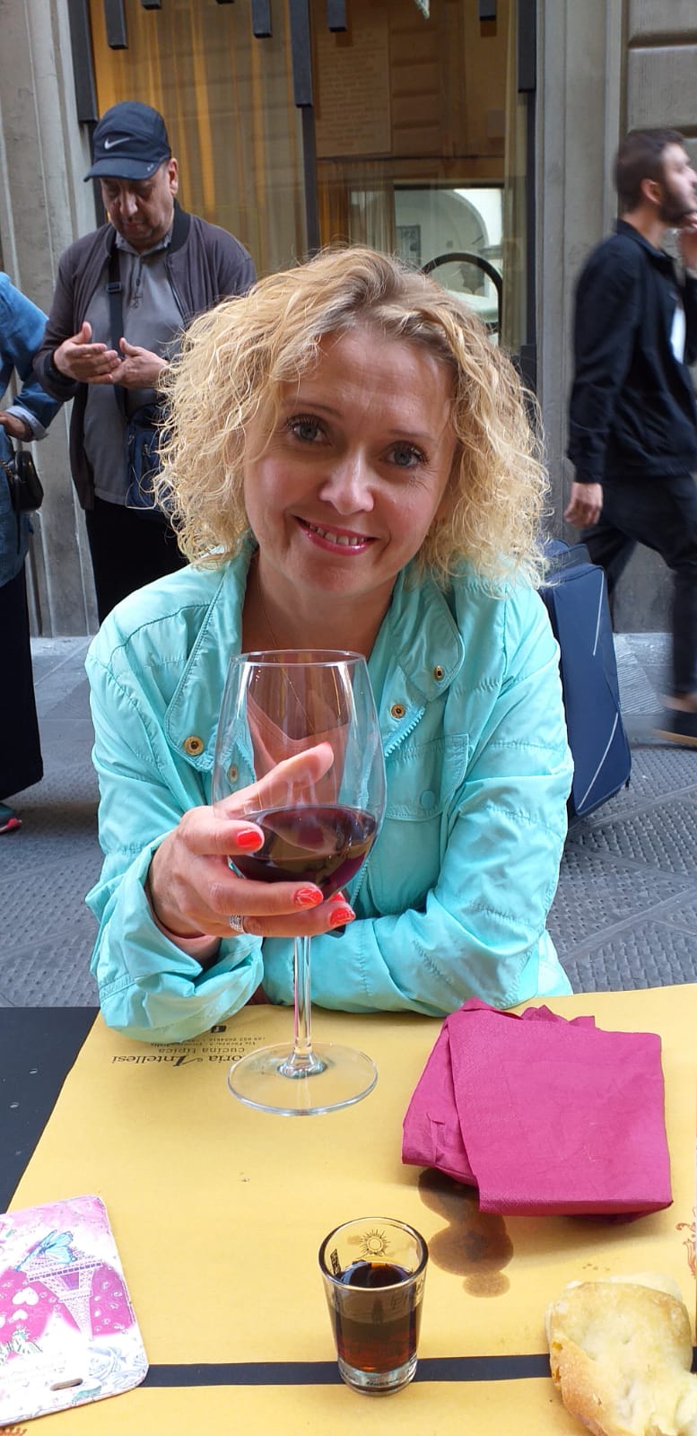 Profile picture for user Elenaintuscany