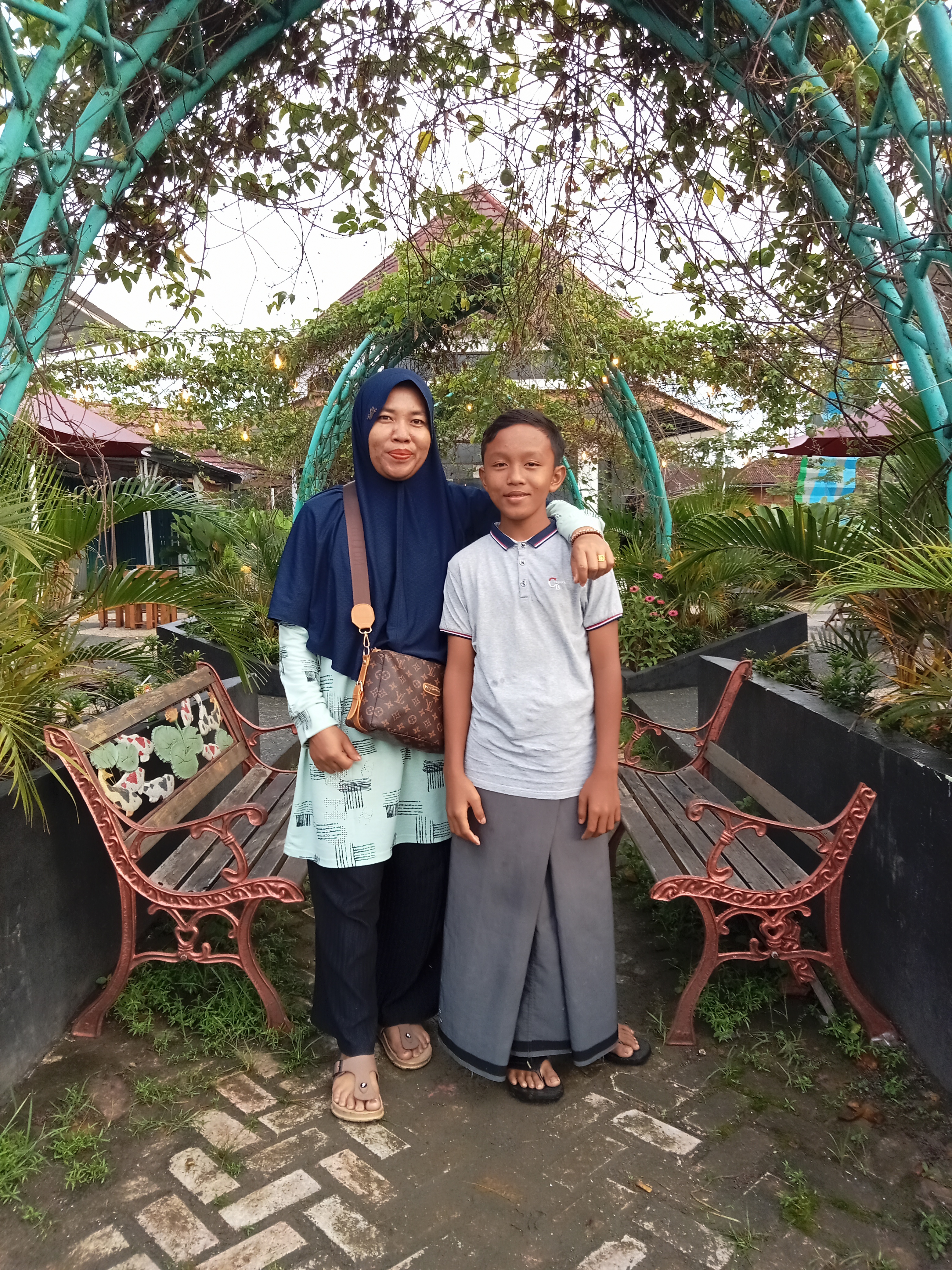 Profile picture for user SitiHartini123