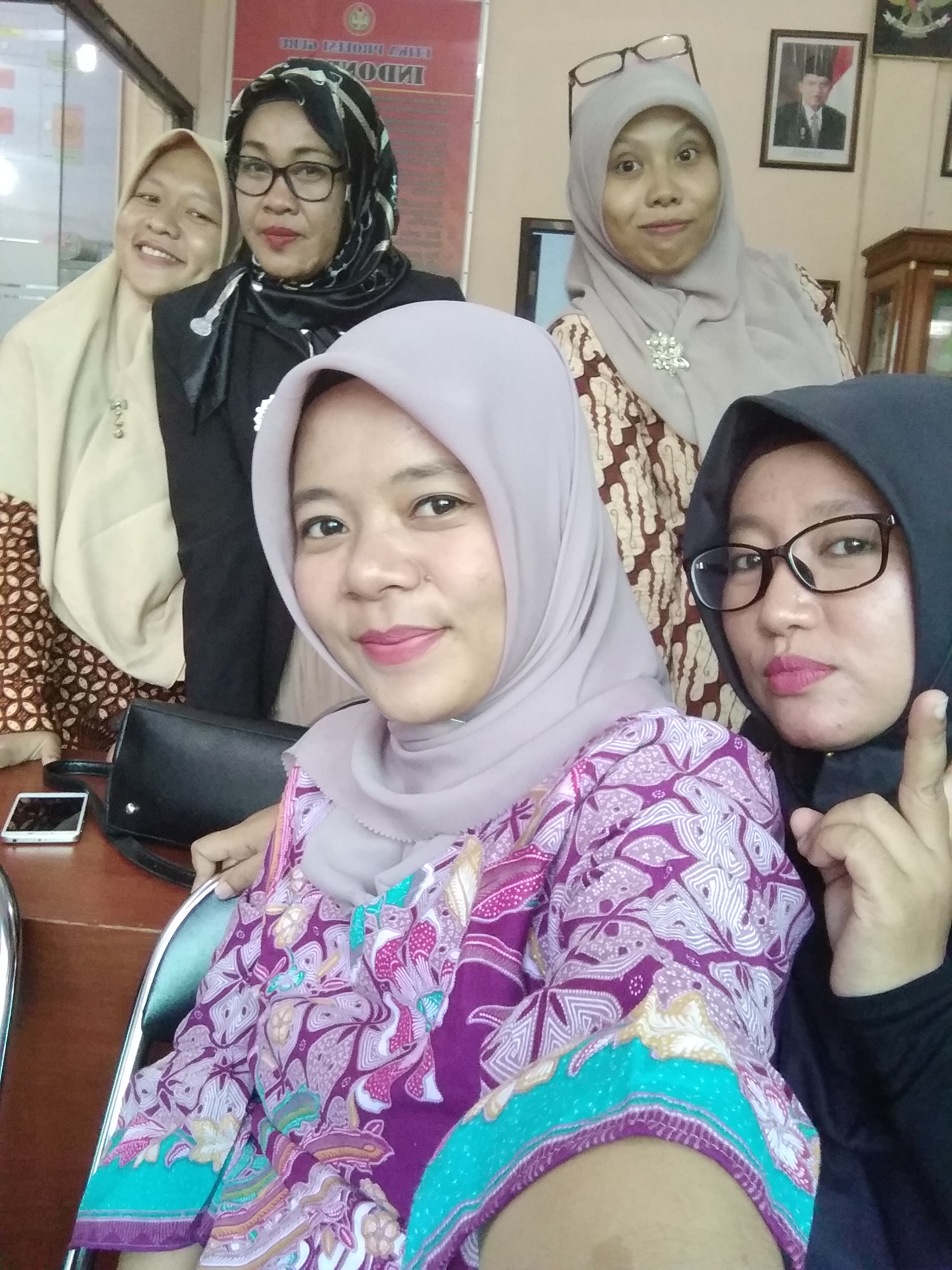 Profile picture for user Dinda_difdaf