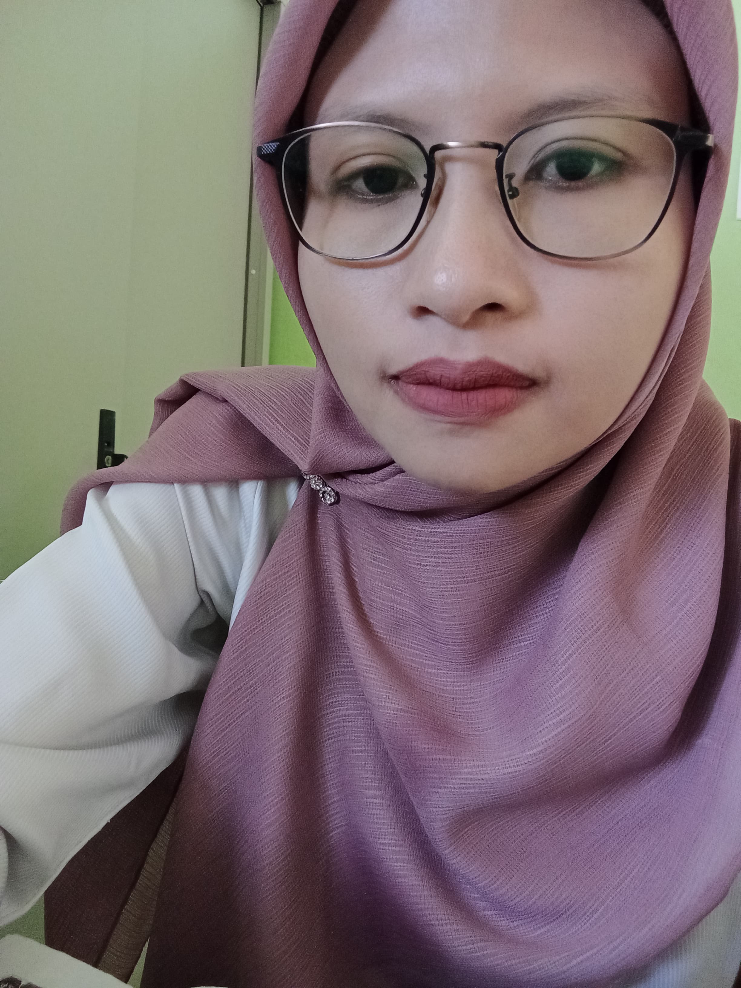 Profile picture for user nurbudiutami92