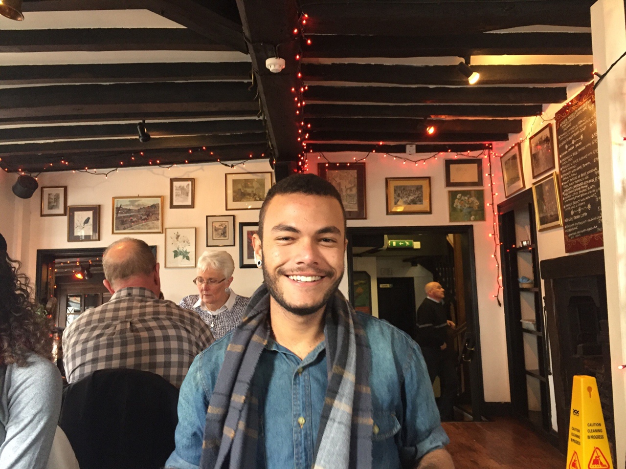 Profile picture for user Mrdouglas