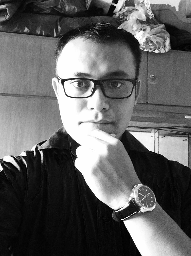 Profile picture for user Aron Saing