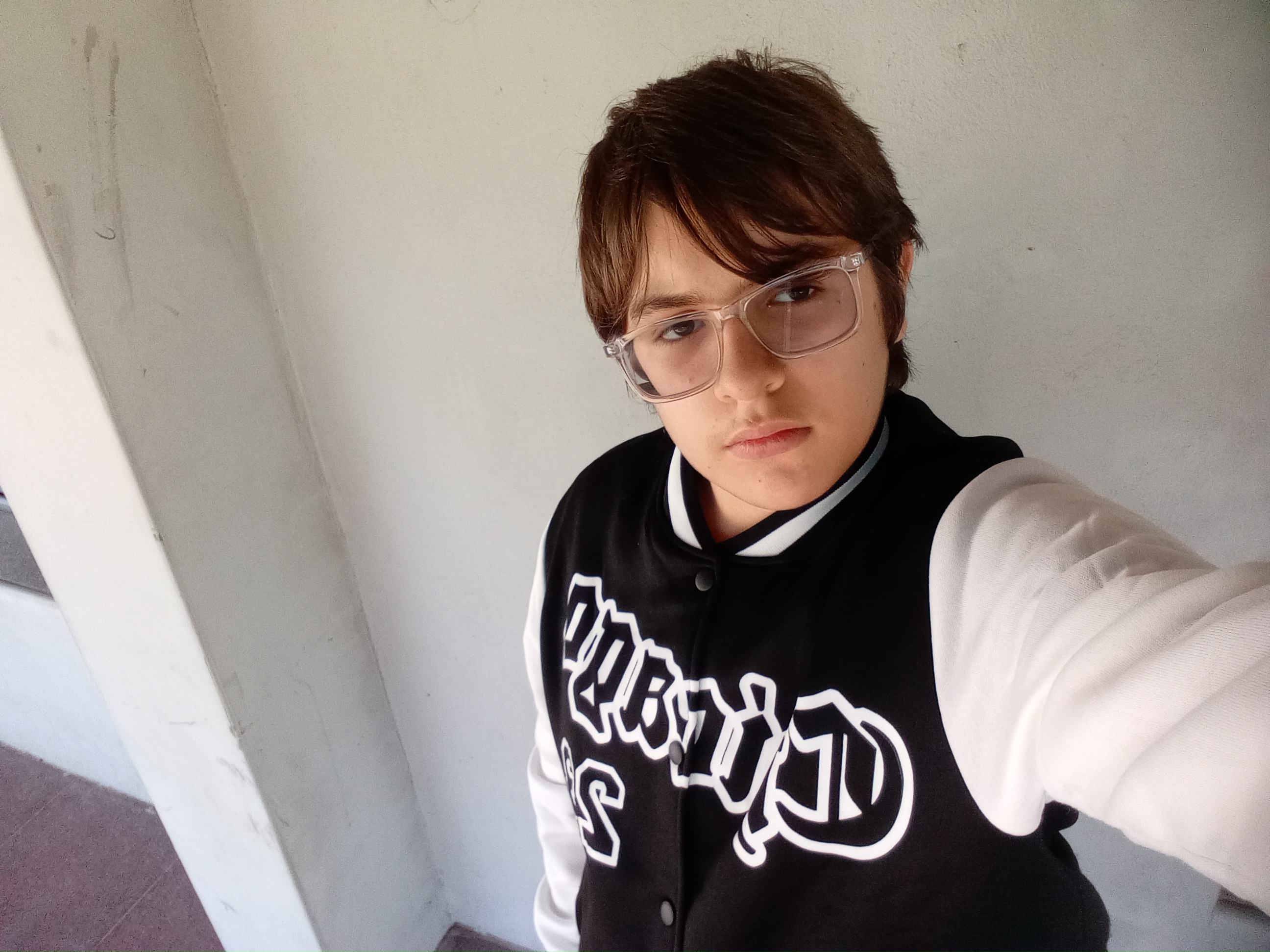 Profile picture for user Dilan_342346