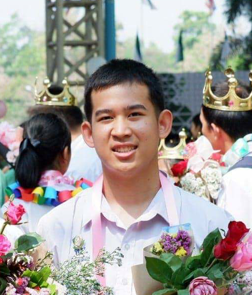 Profile picture for user Phasawat