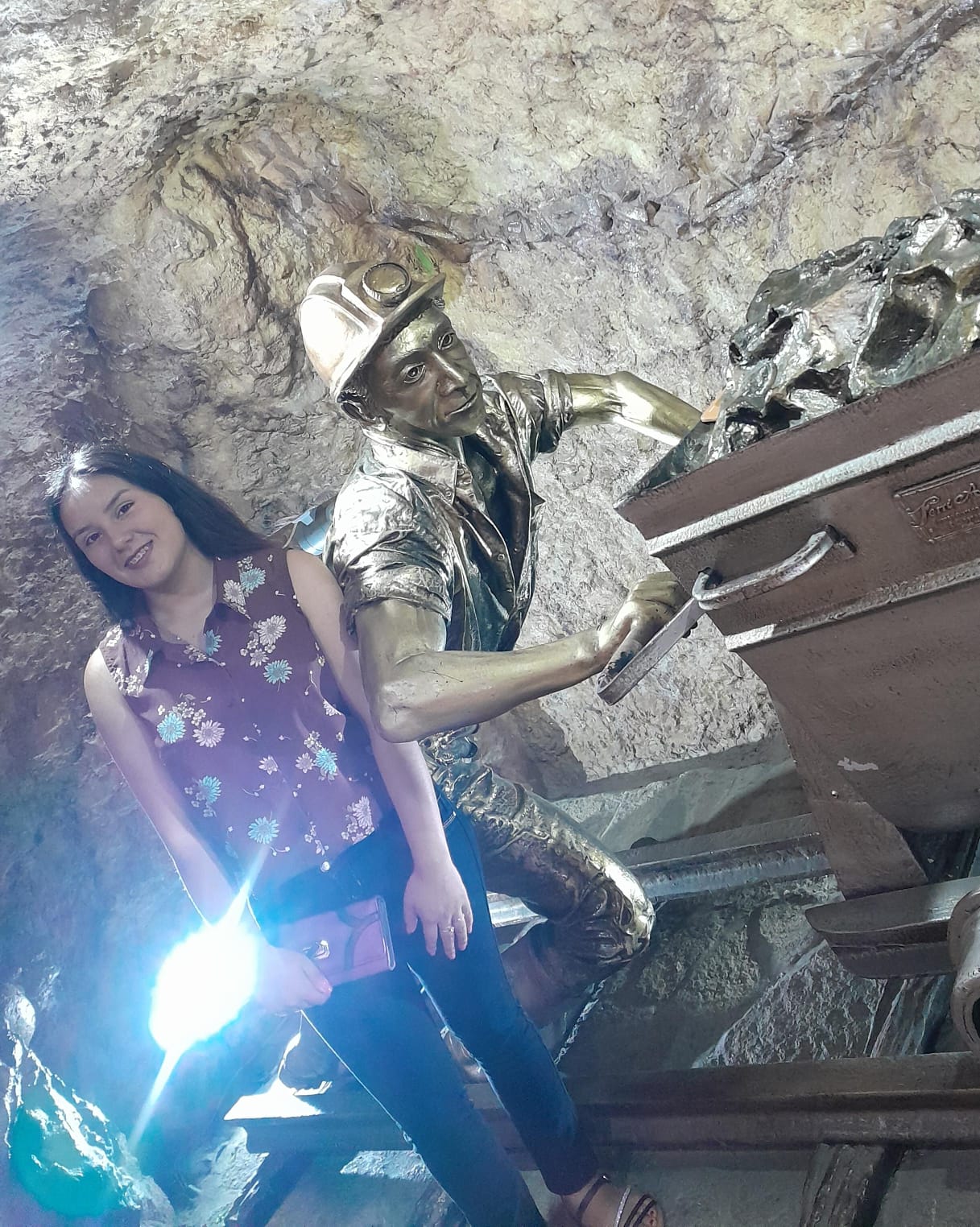 Profile picture for user yulisafarez