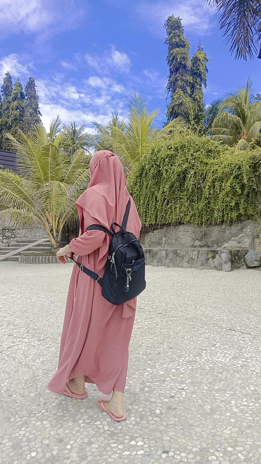 Profile picture for user salzadzahabiyyah