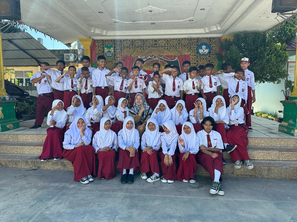 Profile picture for user monaardianti