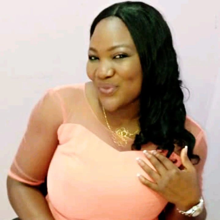 Profile picture for user Mobola