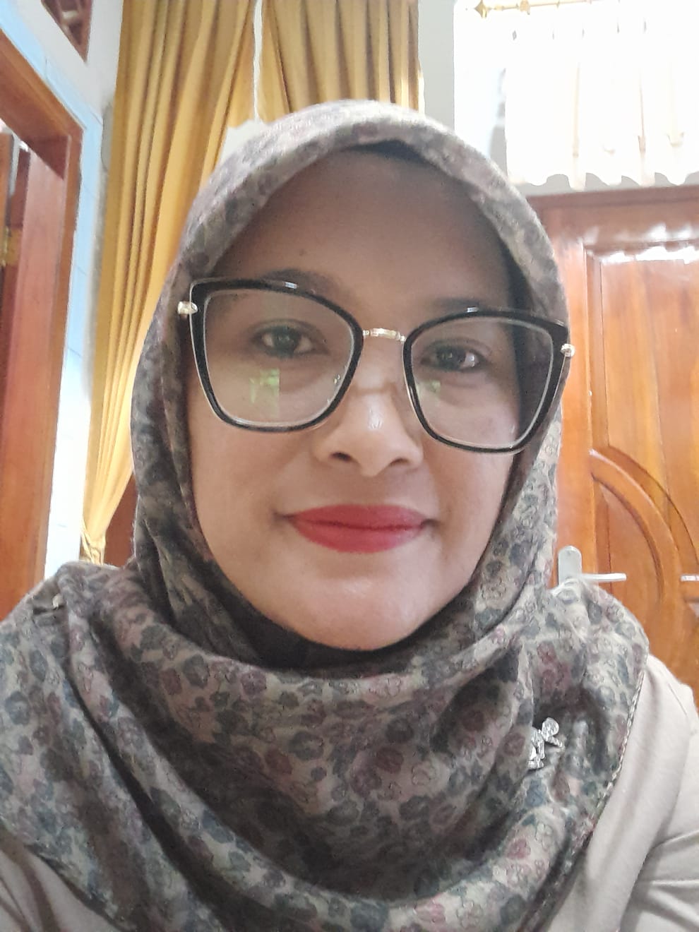 Profile picture for user Yuli Astuti