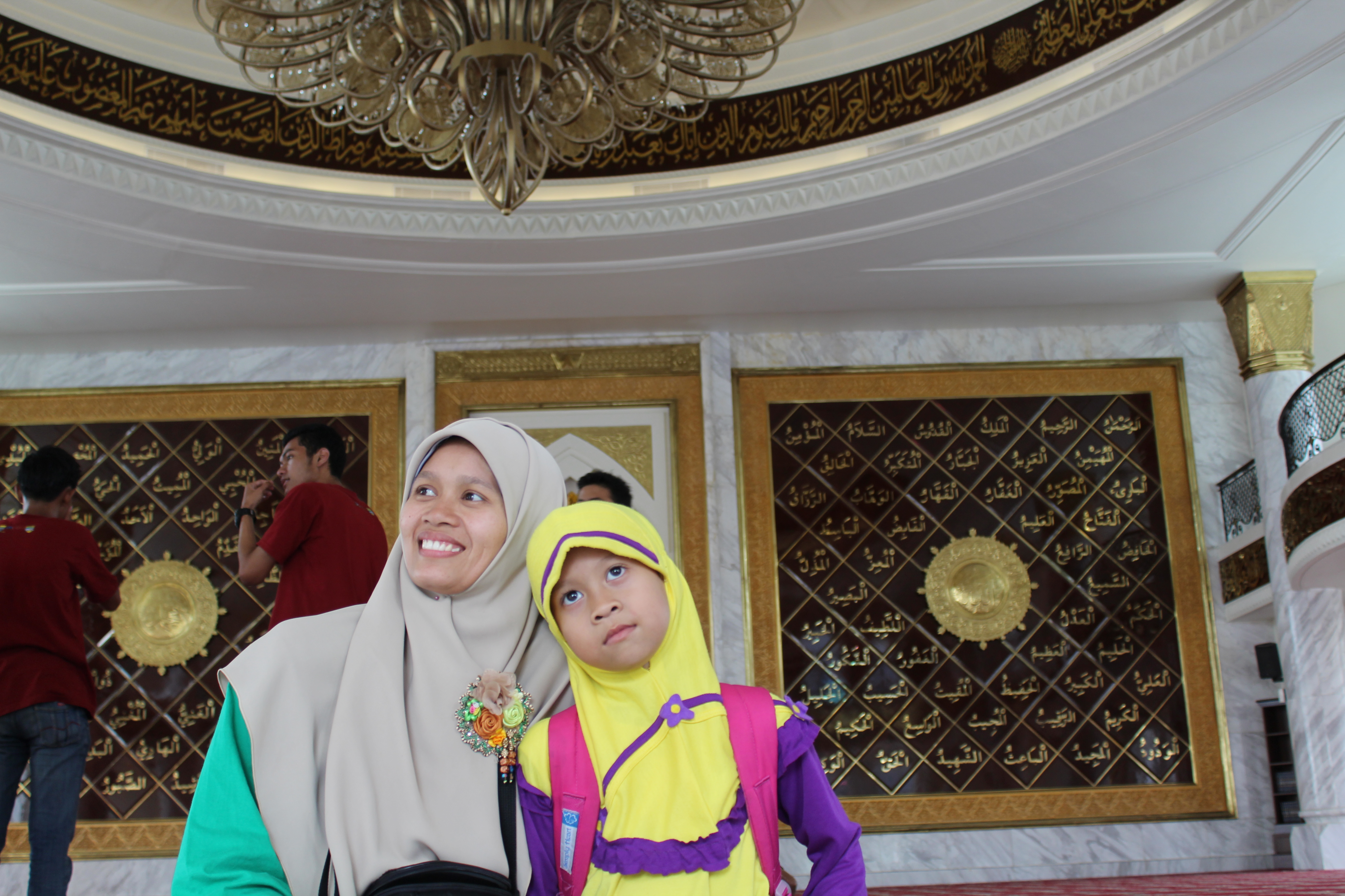 Profile picture for user yuyunratnaasih