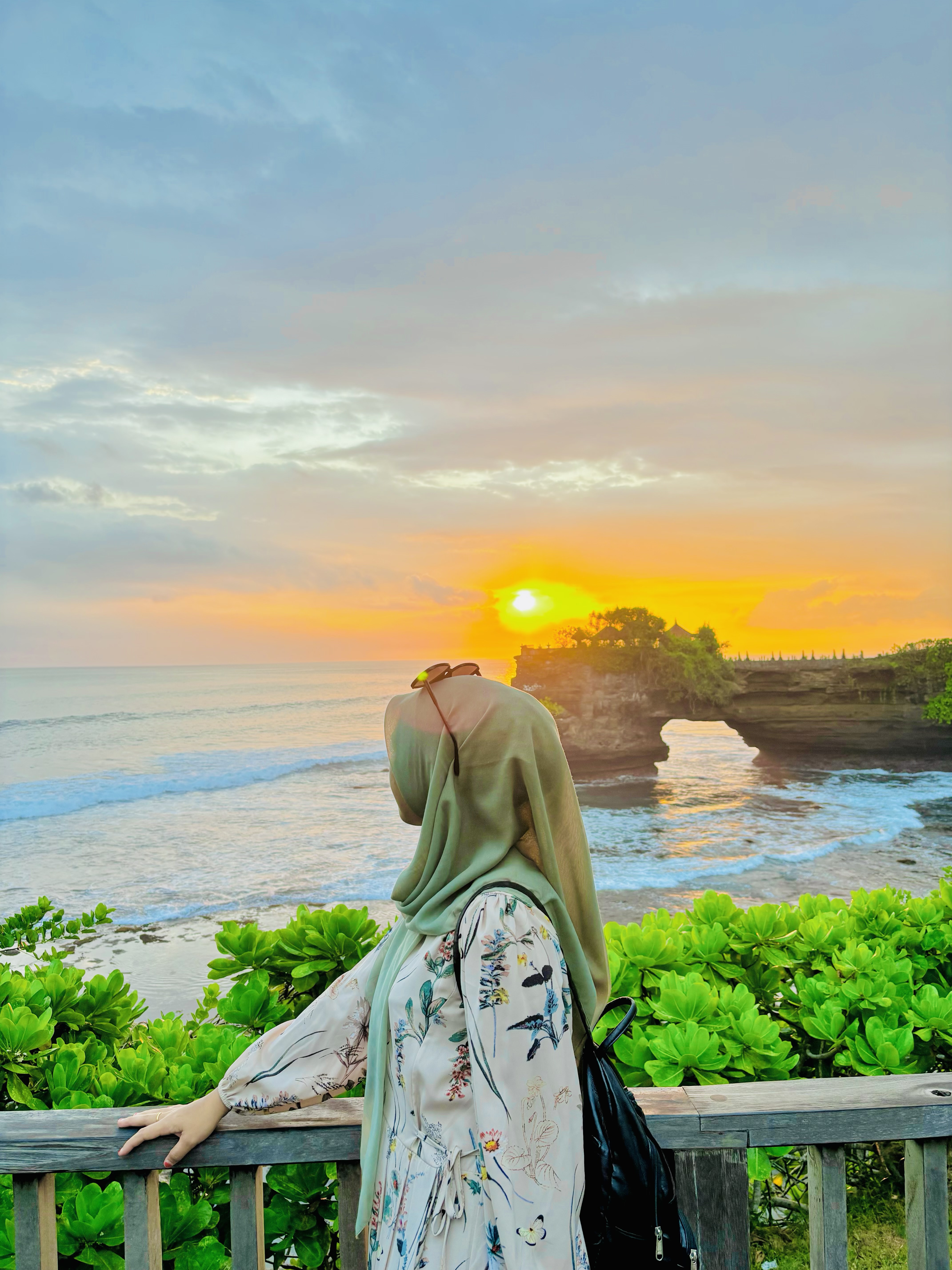 Profile picture for user ettriejayanti2108