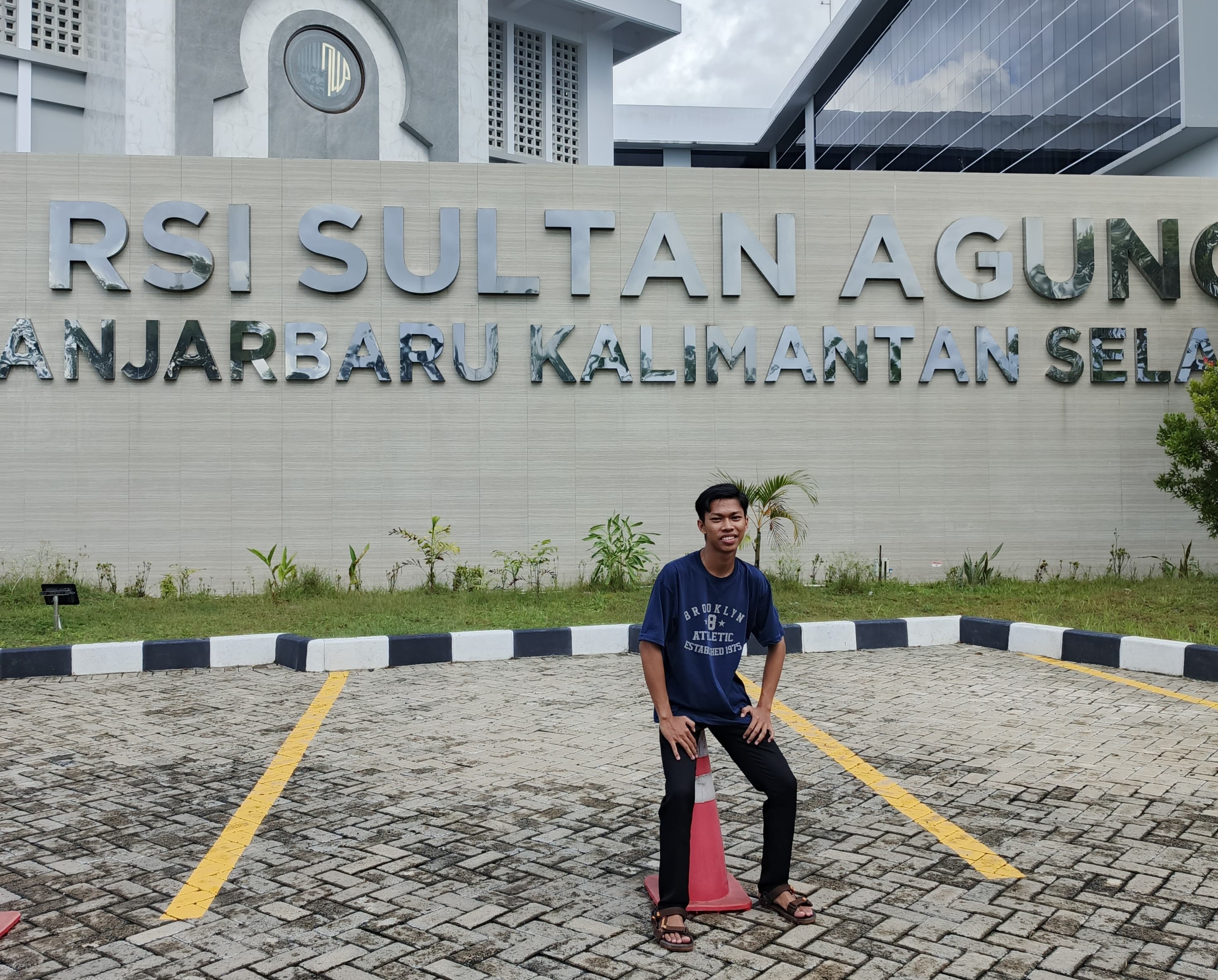 Profile picture for user MrTeacher_411Y4T