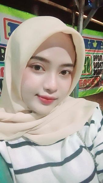 Profile picture for user anisa_ichaa09