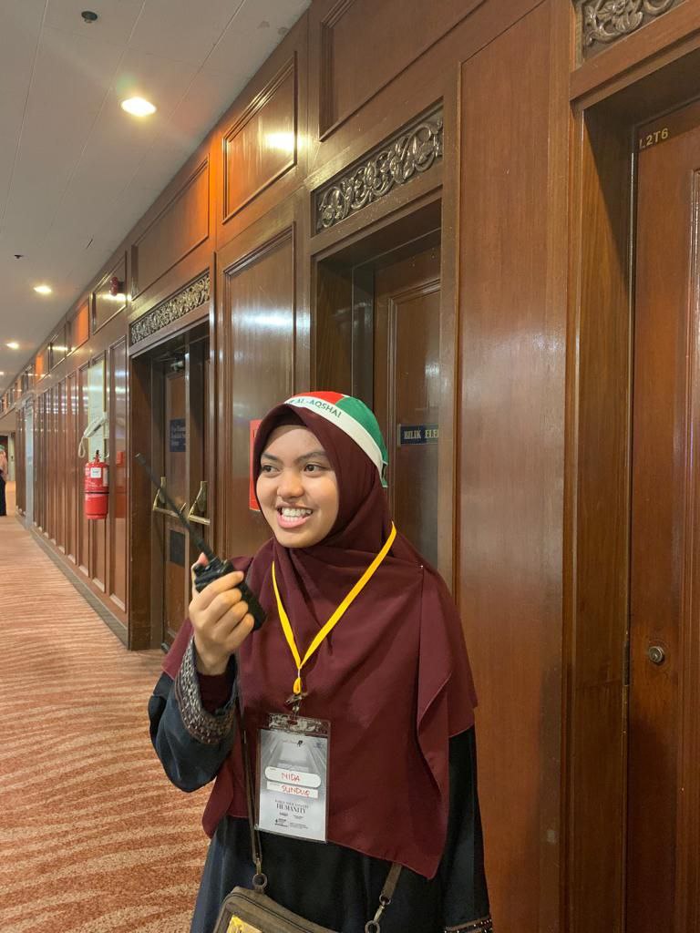 Profile picture for user nidaaari