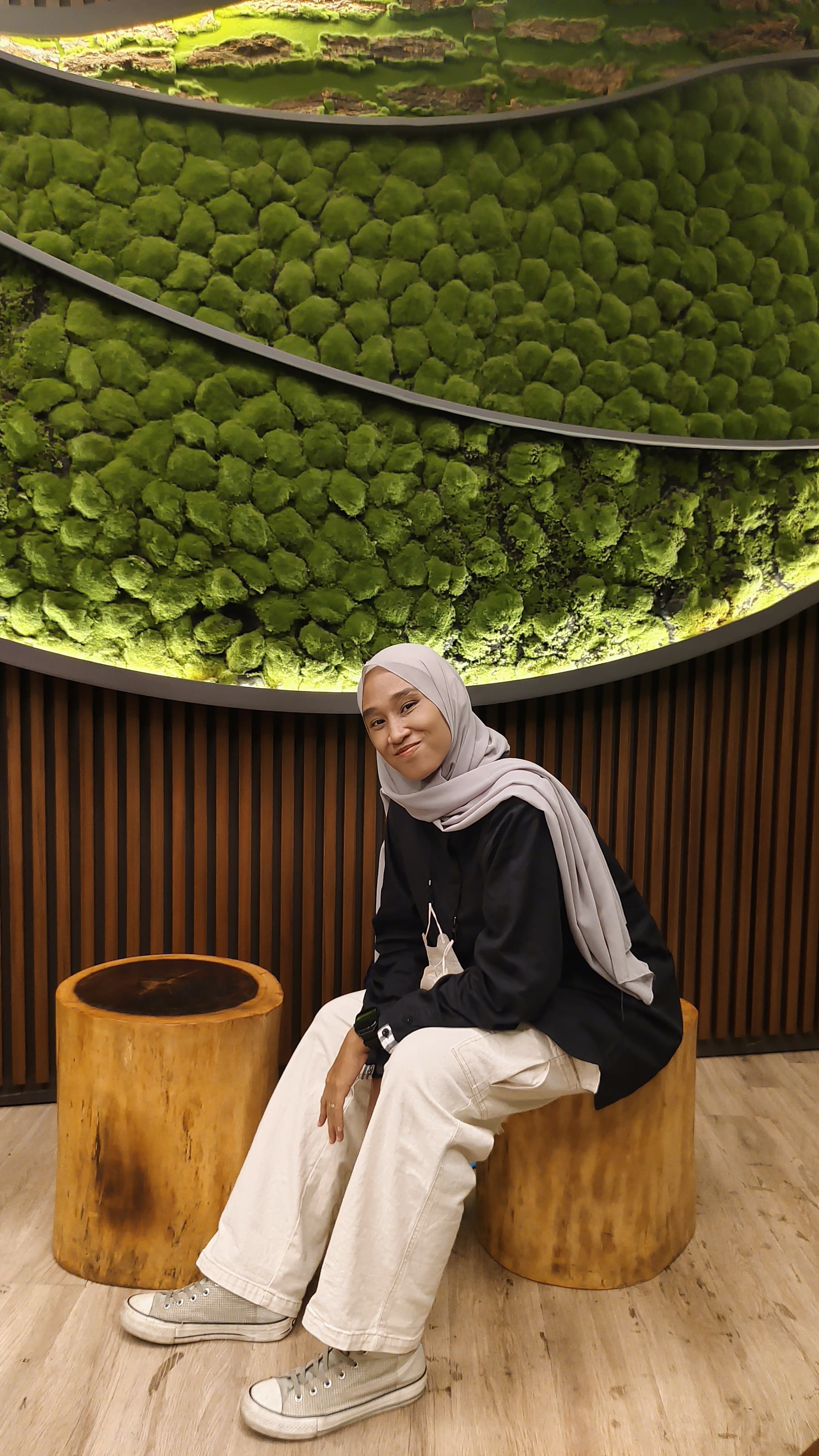 Profile picture for user AYU_PRIYAMBODO