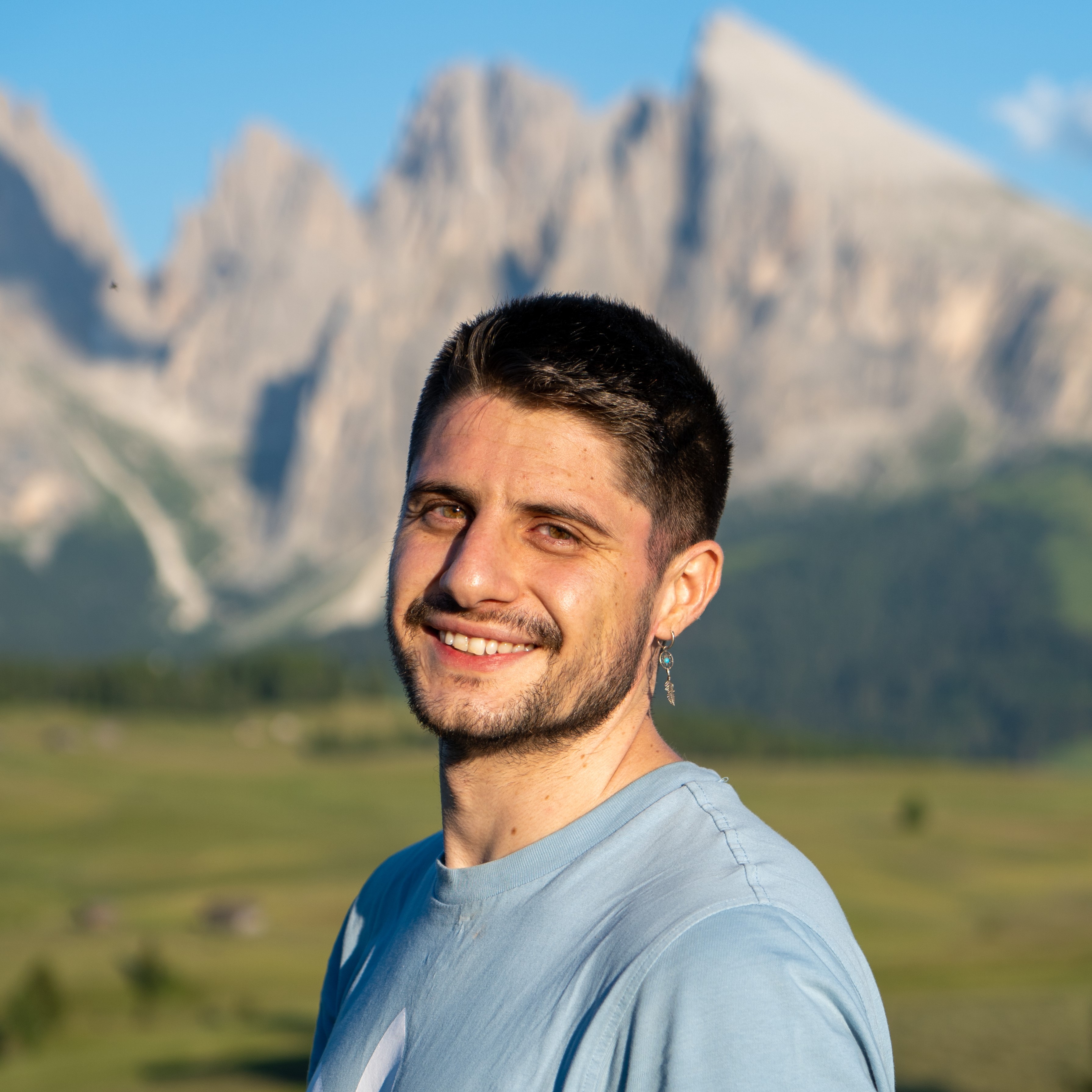 Profile picture for user daniromerolopez