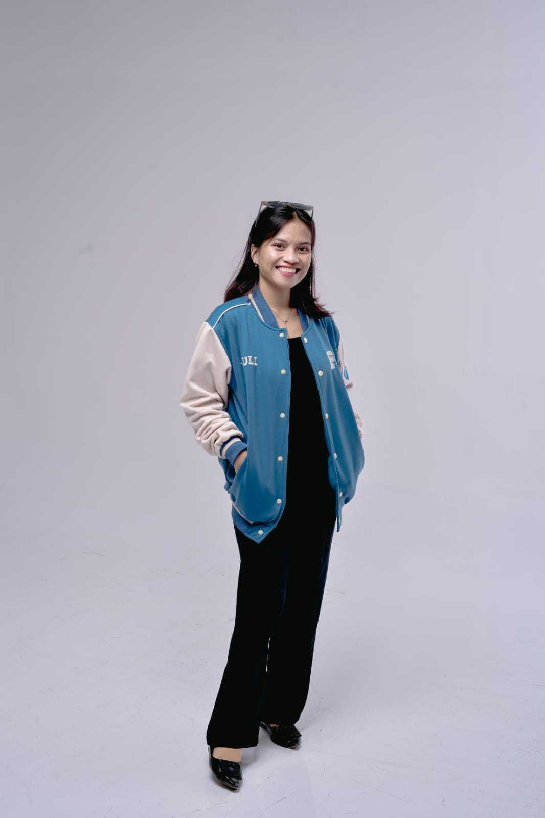 Profile picture for user Julisinaga27_