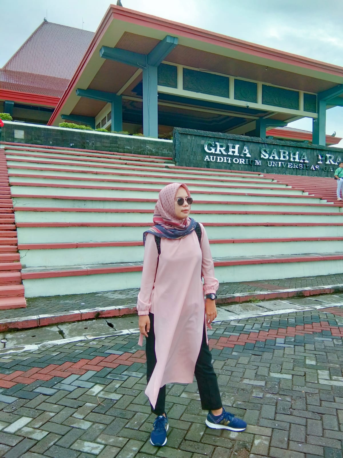 Profile picture for user Elispujiwati