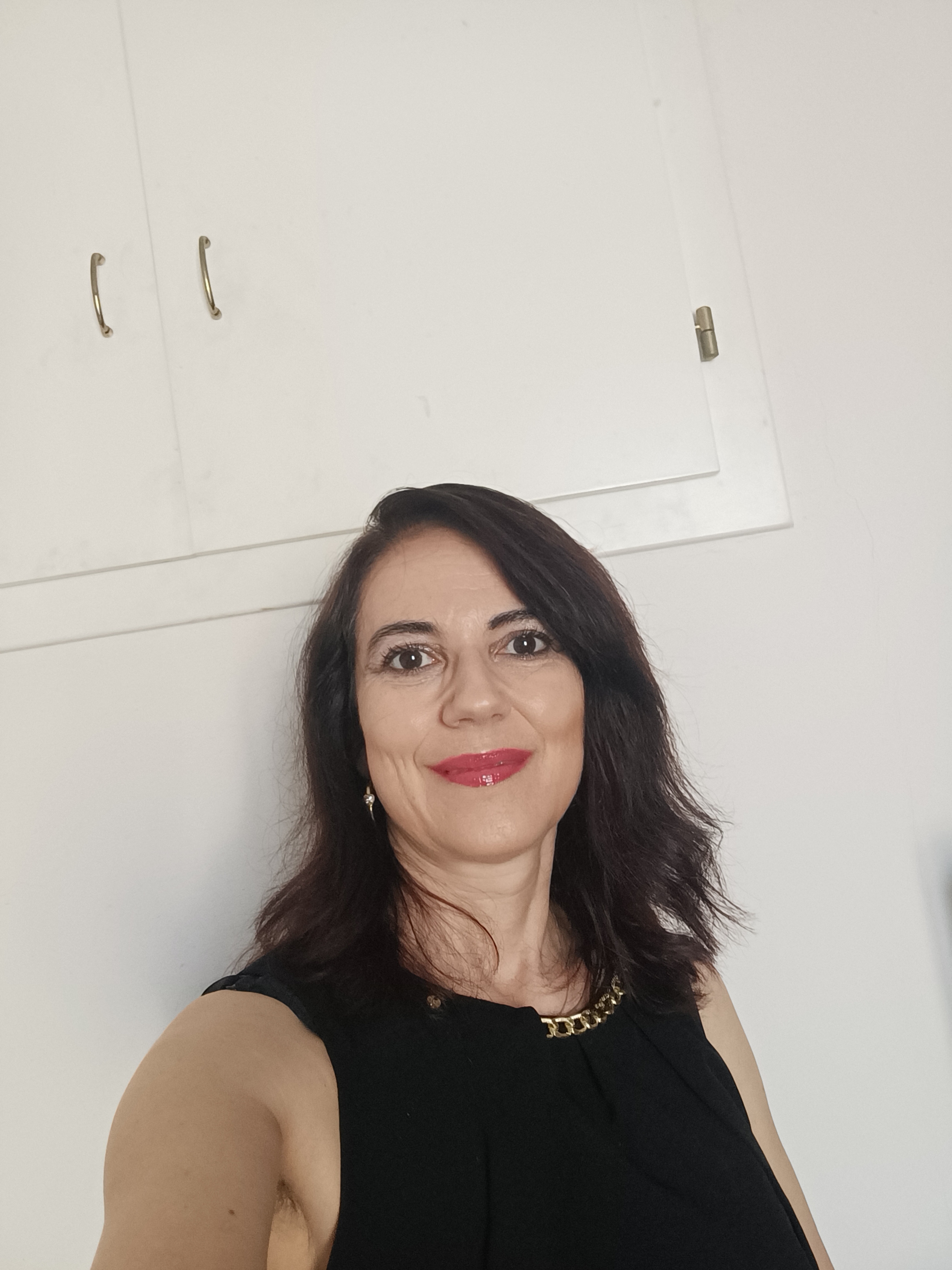 Profile picture for user Elenadelo