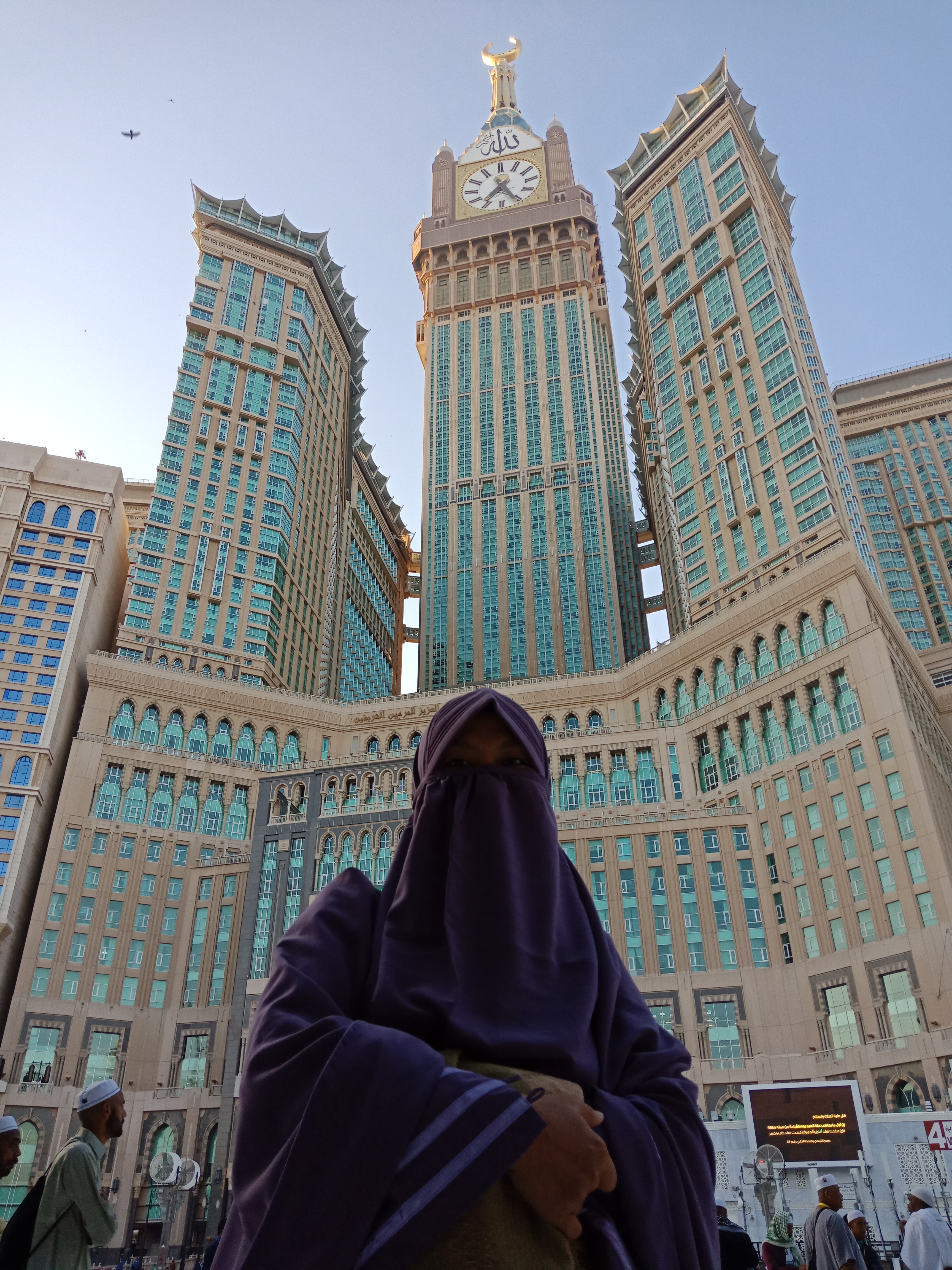 Profile picture for user lestaritony