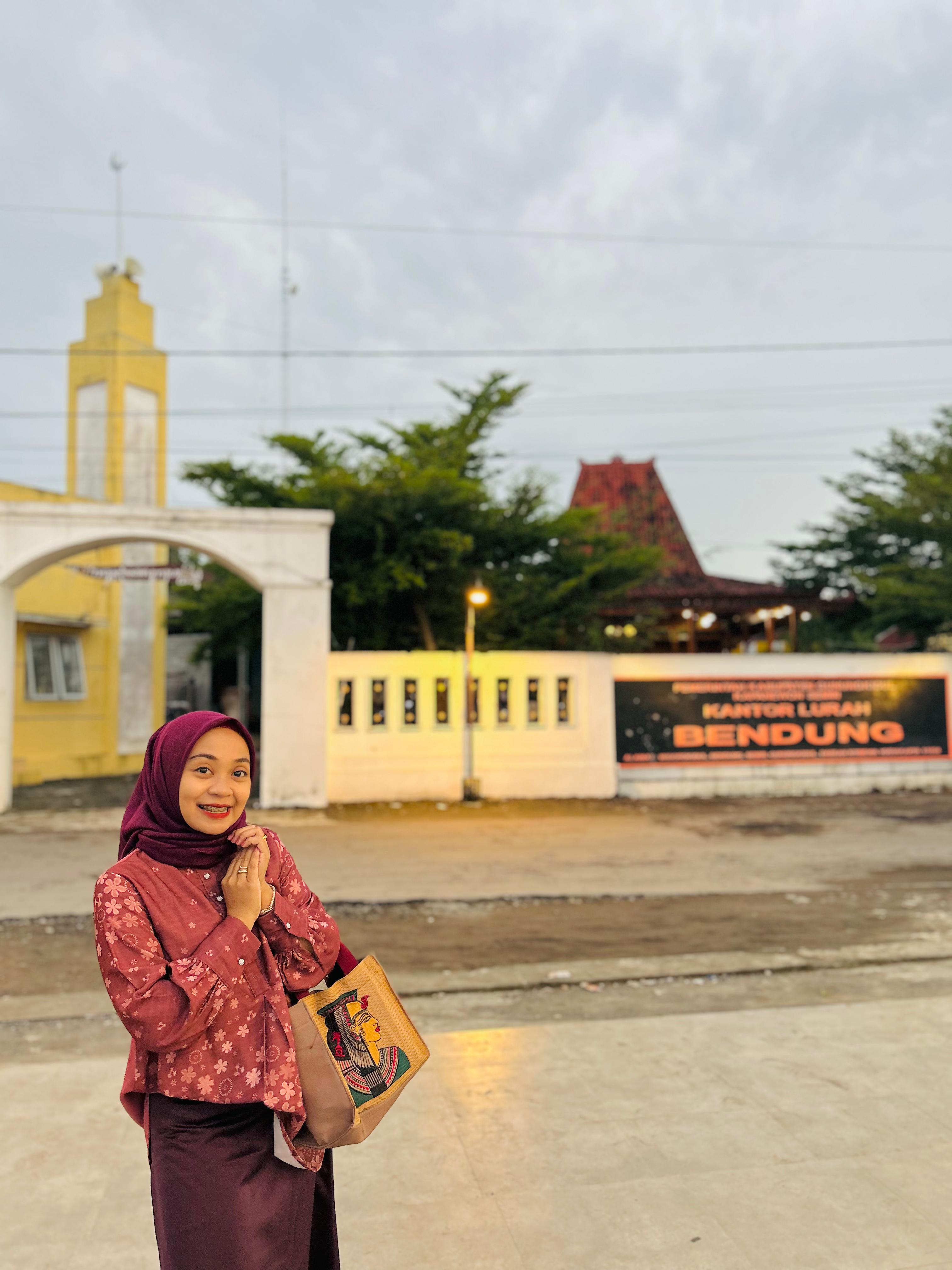 Profile picture for user tiasworo