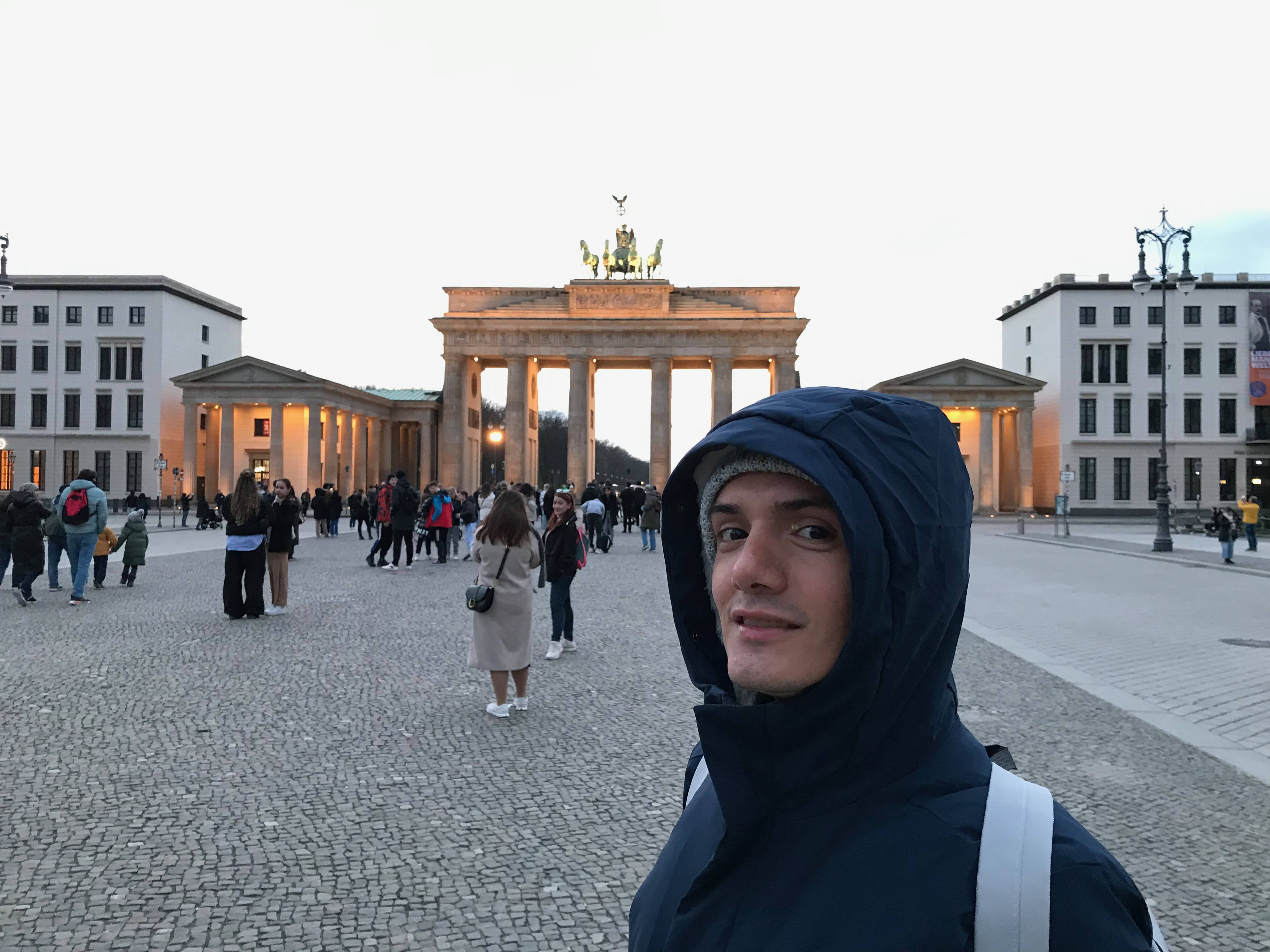 Profile picture for user Ernesto Manrique Rovalino