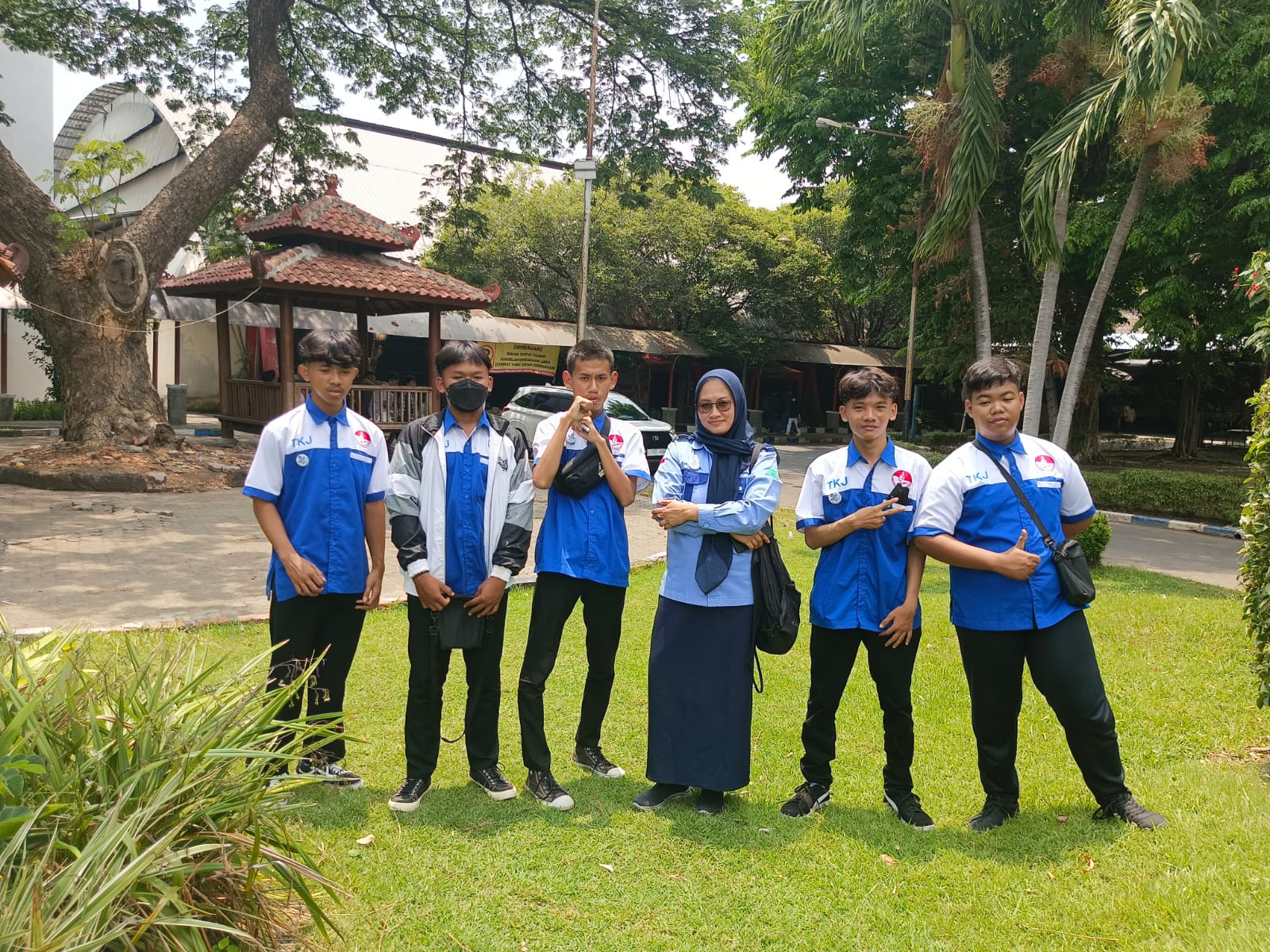 Profile picture for user Wahyu_Sulistyorini