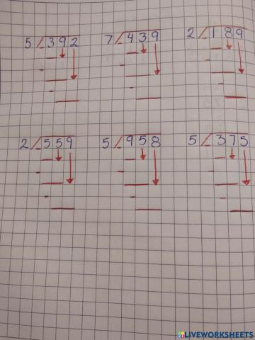 Divisiones  de  3  cifras en el dividendo