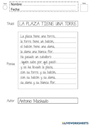 La plaza tiene una torre