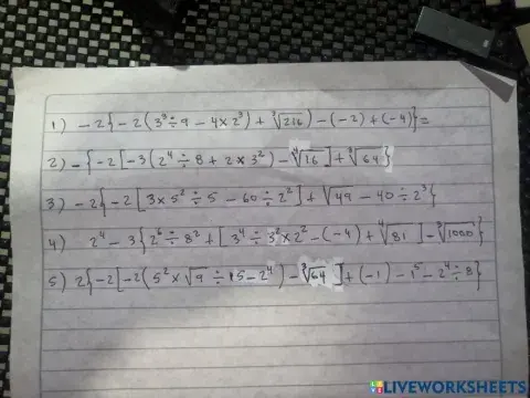 Polinomios con potencias y raices