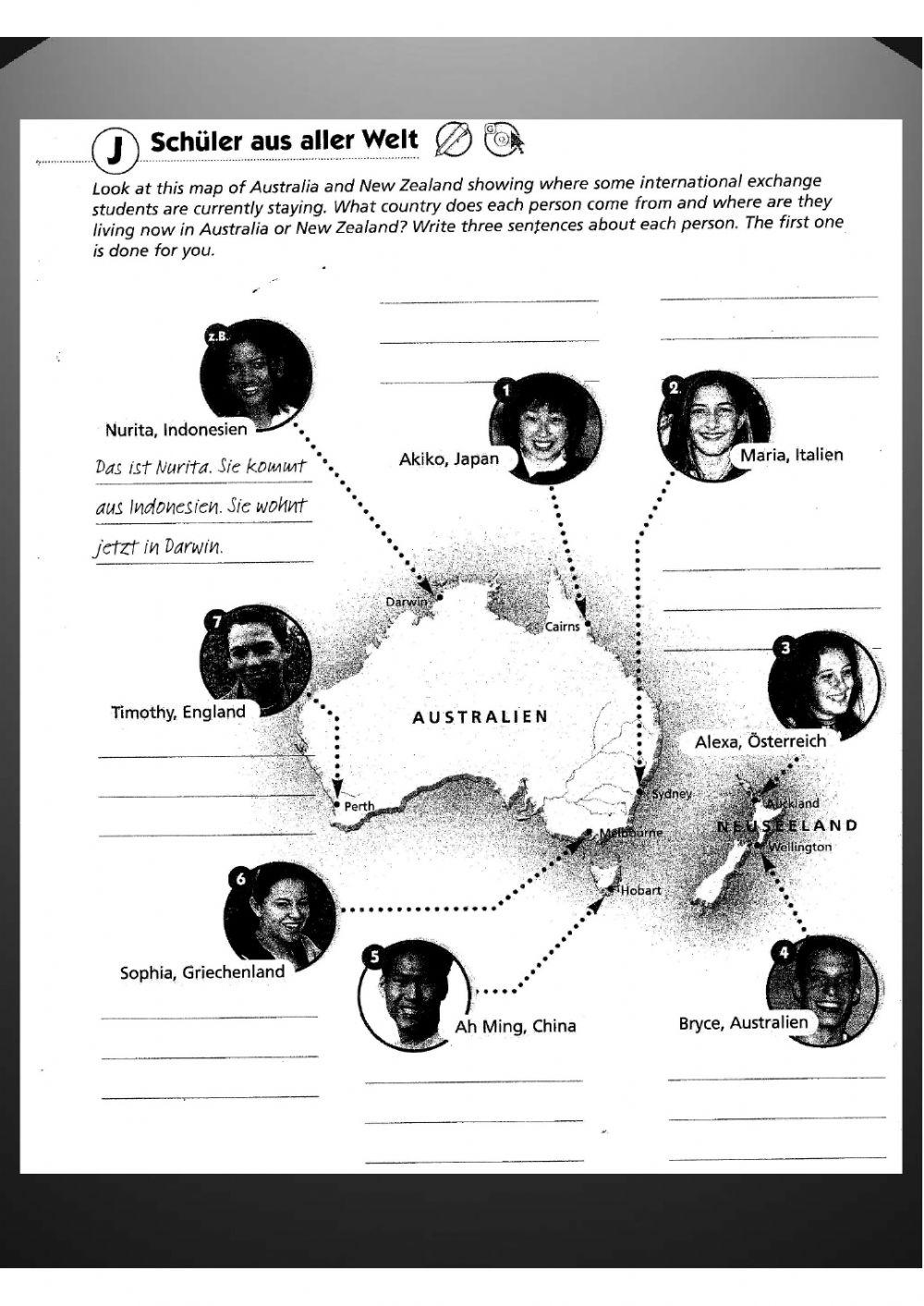 Familie und Schueler aus aller Welt