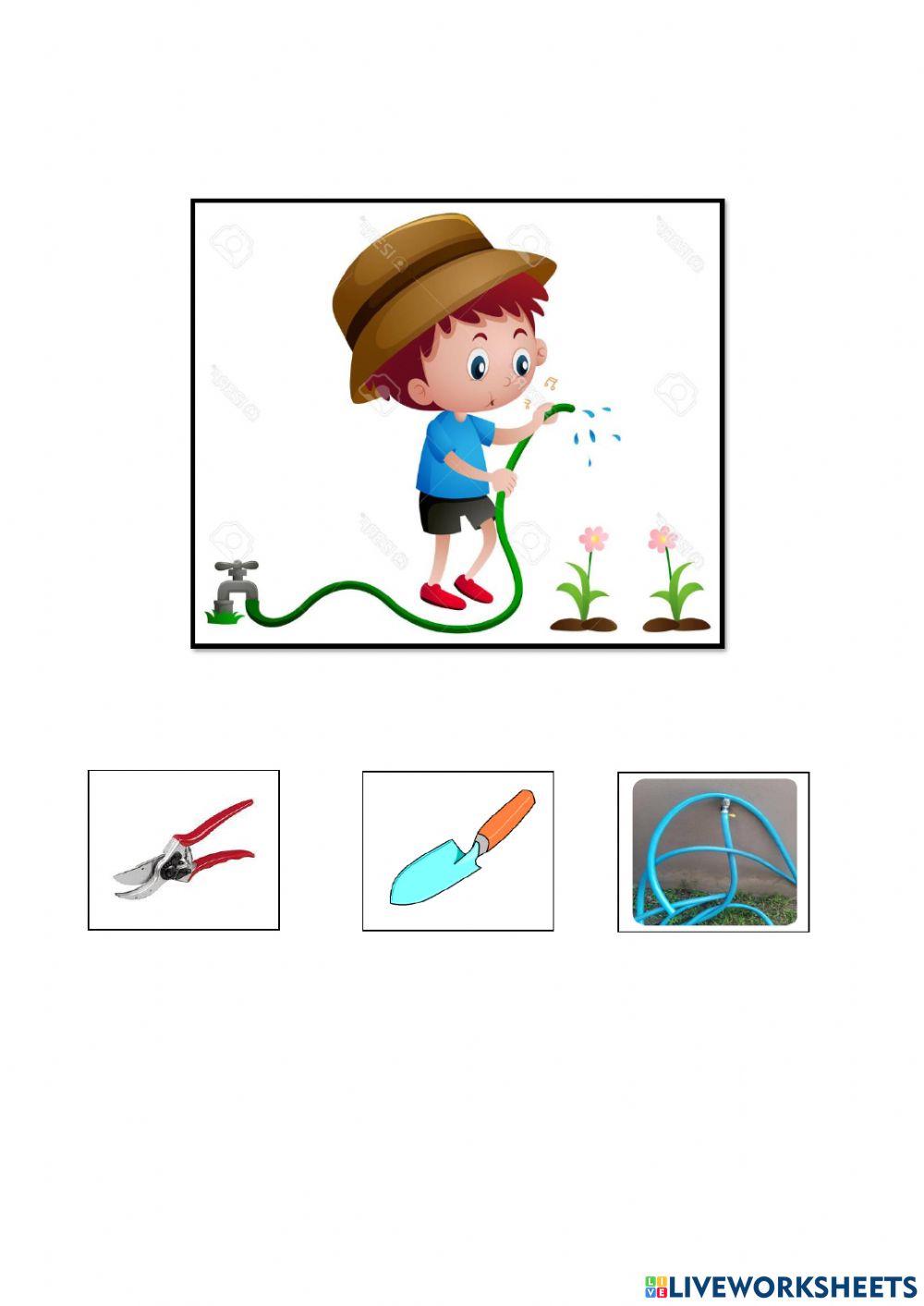 Alatan untuk menyiram tanaman