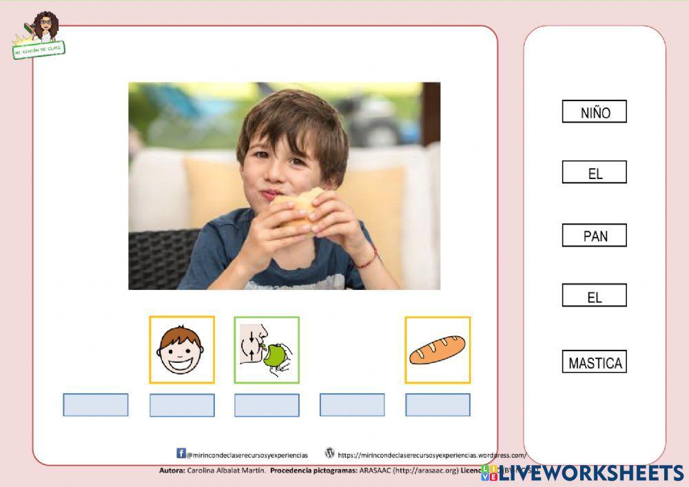 El niño mastica el pan