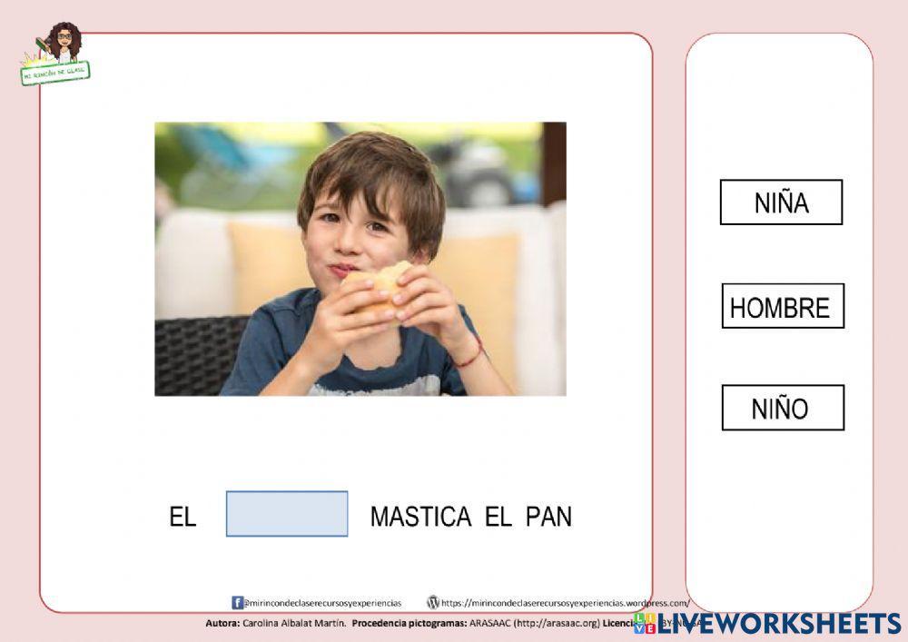 El niño mastica el pan