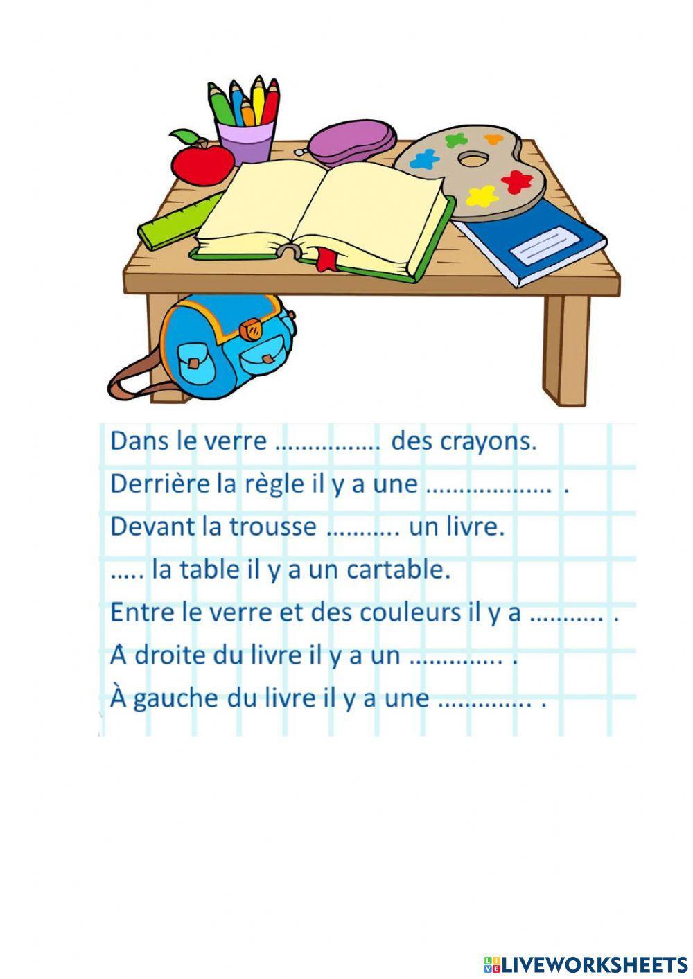 Qu'est-ce qu'il y a sur la table?