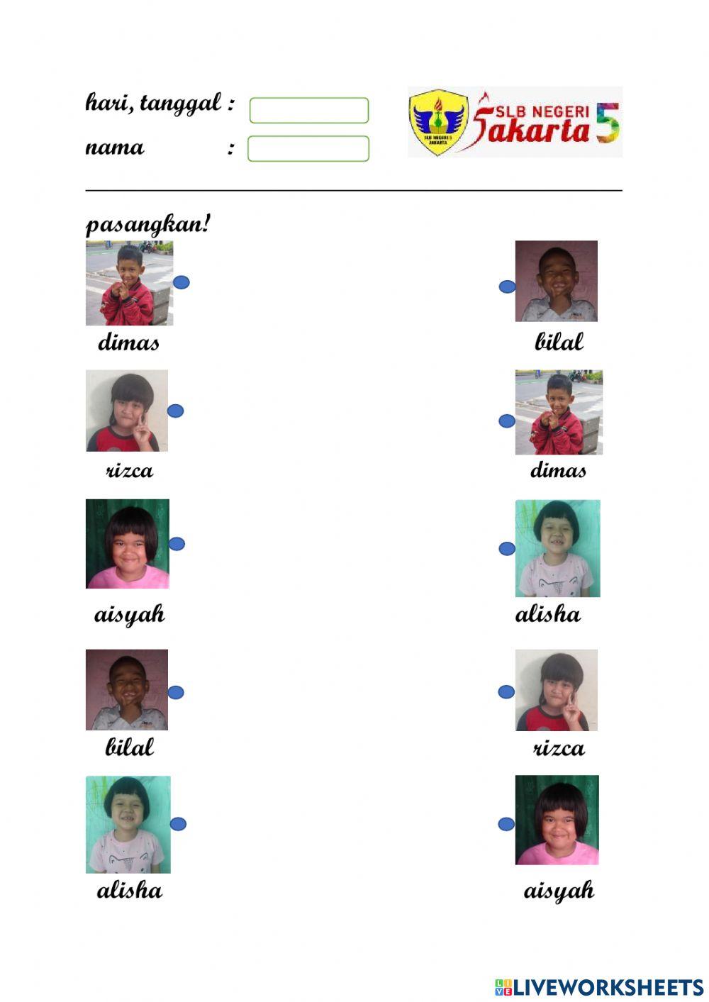 Aku dan teman sekelasku