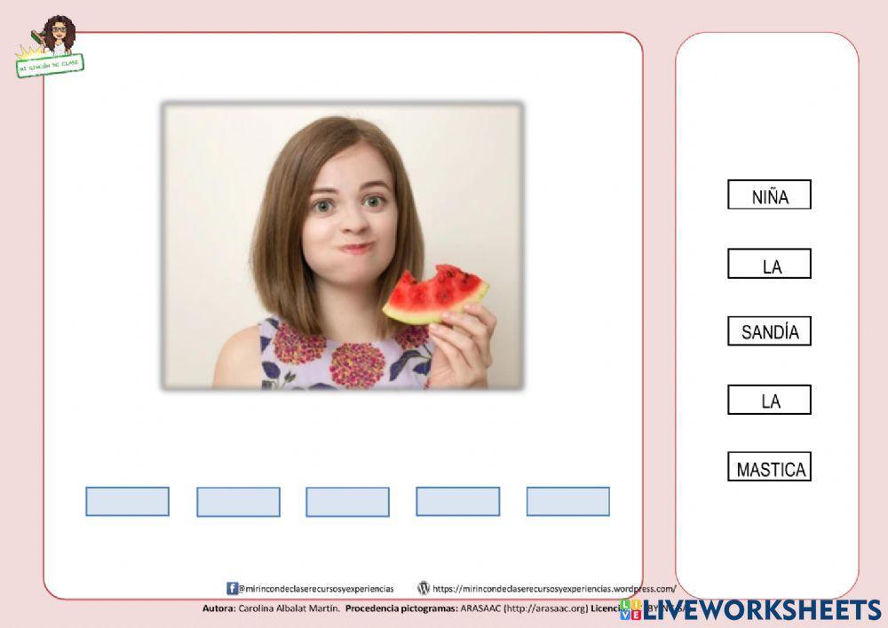 La niña mastica la sandía