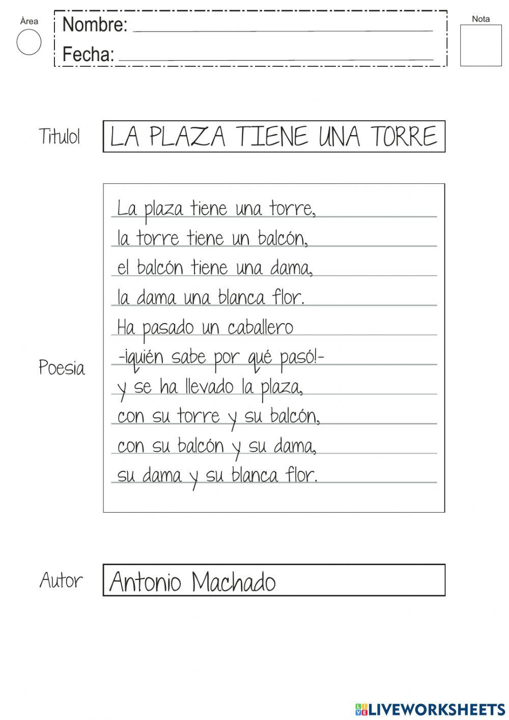 La plaza tiene una torre