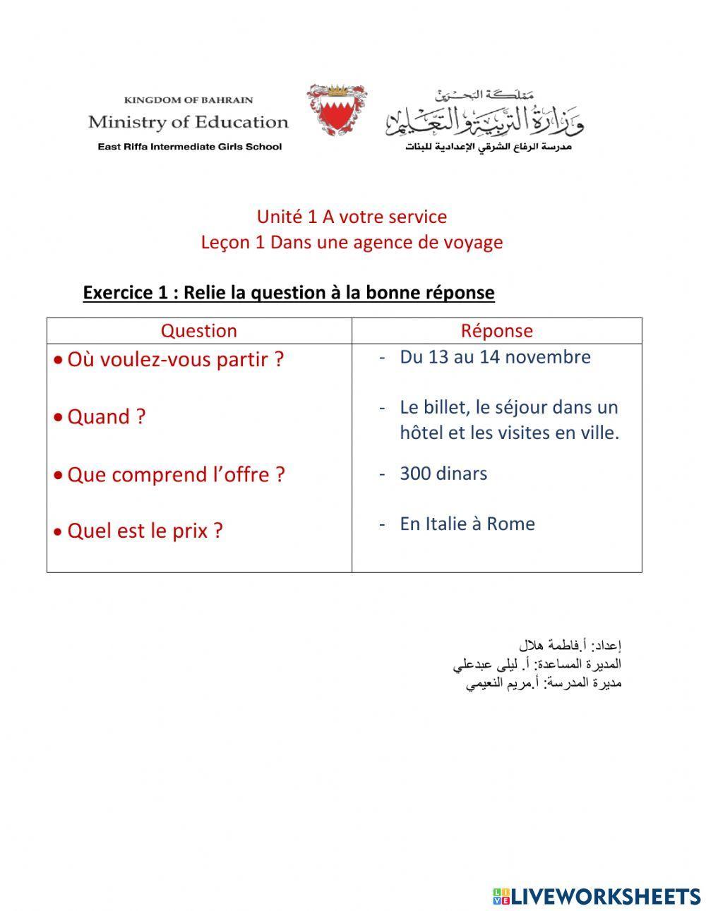 Dans une agence de voyage