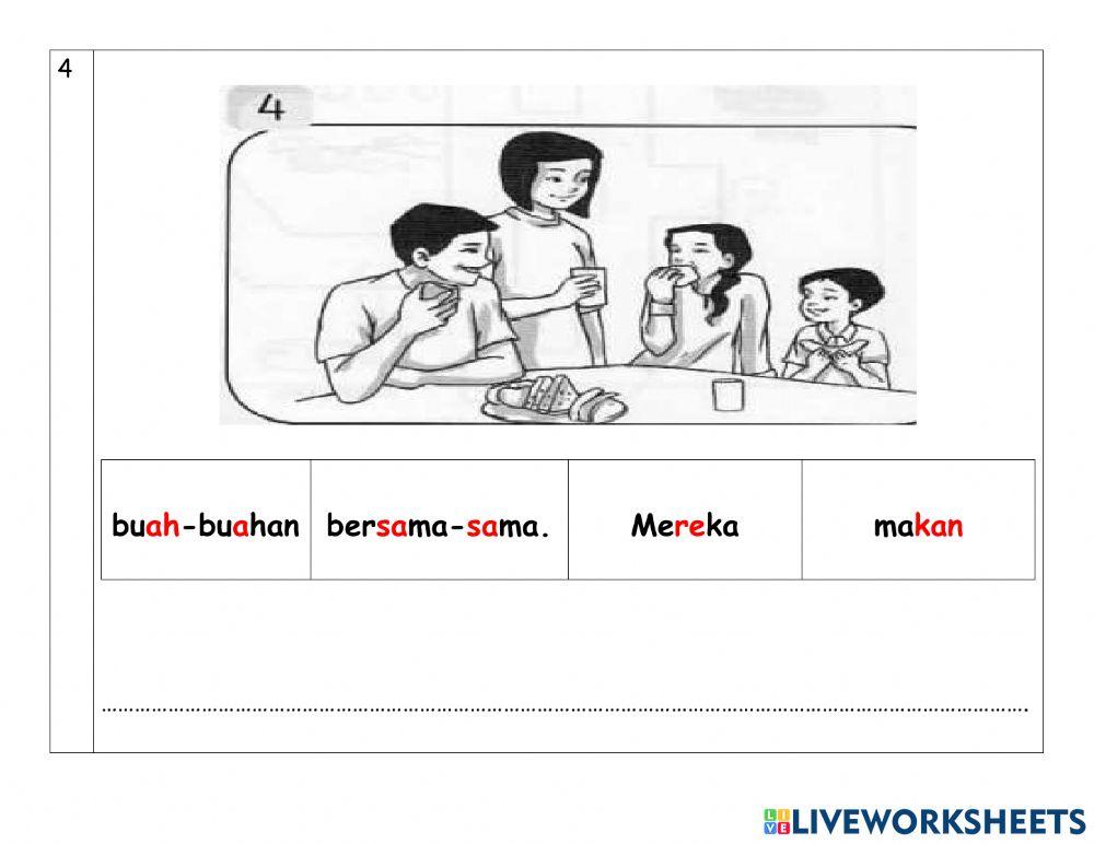 Keluarga makan buah-buahan