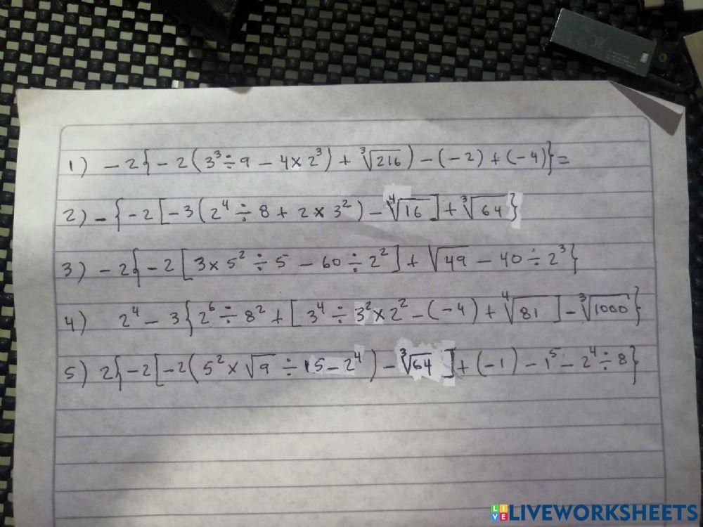 Polinomios con potencias y raices